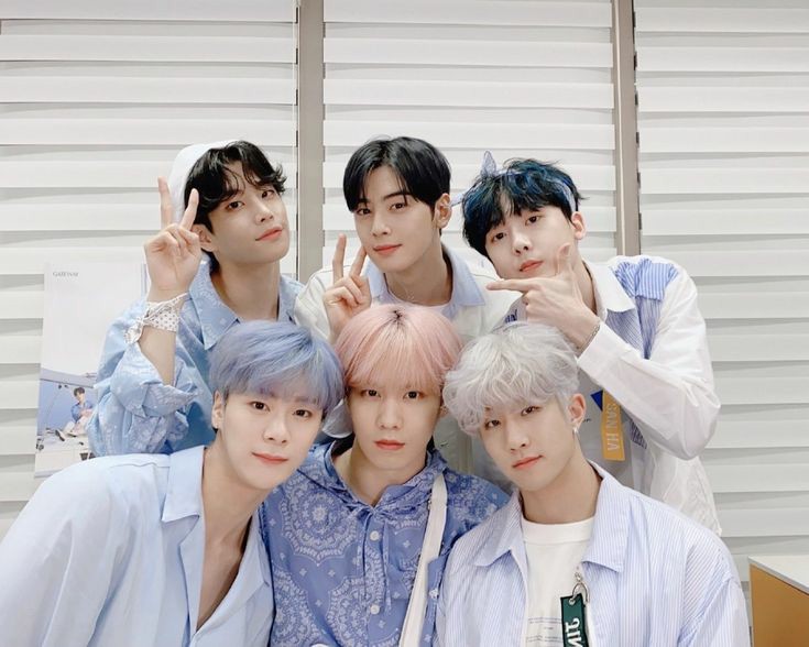 glowsbinnie's tweet photo. Lo que más le agradezco a la vida y al universo es que pude conocer a seis increíbles y talentosas personas, dios la suerte que tuve de existir al mismo tiempo que Astro no me la quita ninguna 
[ #ASTRO5thANNIVERSARY l  #ASTRO l #아스트로 l @offclASTRO ] https://t.co/xyVDocPIvp