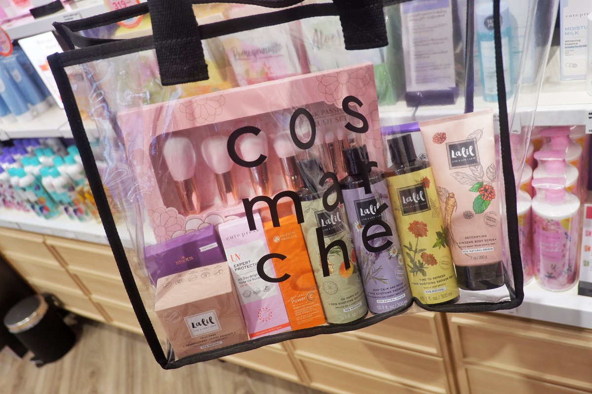 Foybeautydiary's tweet image. ชี้เป้า! ร้านเครื่องสำอางเปิดใหม่ ลด 25% ทั้งร้าน แบบไม่ต้องเป็นสมาชิก มีทั้ง Cute Press, Oriental Princess, Bisous Bisous และแบรนด์โปรดเราอย่าง Lalil แถมซื้อครบตามยอดได้ของแถมเพิ่มอีก คุ้มไม่ไหว โปรถึงแค่สิ้นเดือนนี้เท่านั้น พุ่งตัวไปได้ที่ Cos Marché SQ1ชั้น2 #ใครๆก็มาCosMarché