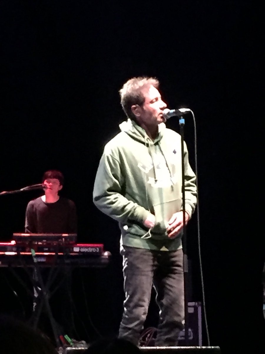 Kim_Andren's tweet image. 2 years to the day since the final leg of @davidduchovny ‘s Every Third Thought Tour, at London’s O2 Shepherd’s Bush Empire. Another wonderful concert and memories I’ll treasure forever! 💕🎶🎤
#DavidDuchovny #EveryThirdThoughtTour #O2ShepherdsBush #London