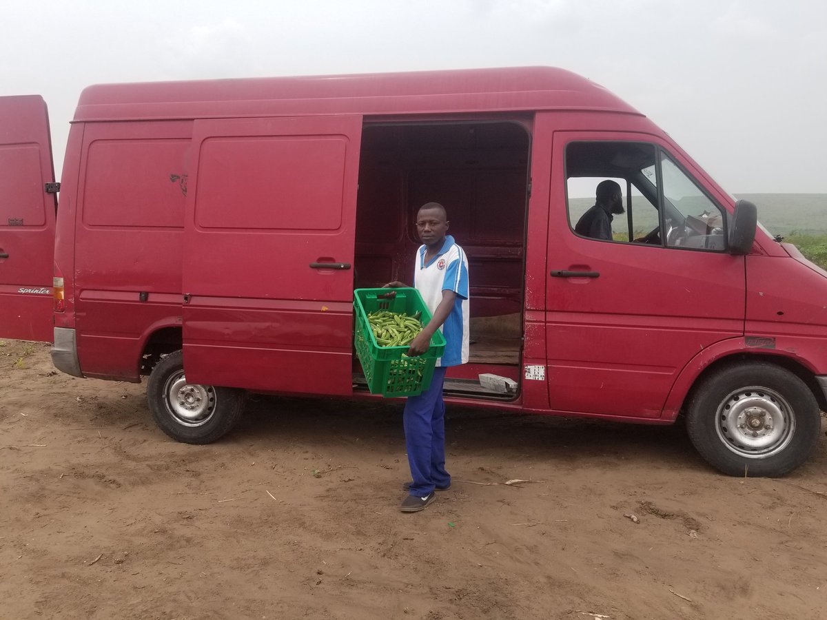 KawayaAtia's tweet photo. La ferme DEMBO met à votre disposition un engin d transport( Mercedes Sprinter) pour l'écoulement rapide et fiable d vos produits agricoles. Itinéraire :
*Ligne 1è:* KWANGO,MONGATA,MBAKANA vers Kin
*Ligne 2:* MBAZANGUNGU,KINKOKA,KASANGULU vers KIN: 0811456648 @LodiAlfred https://t.co/VkXQzploqe
