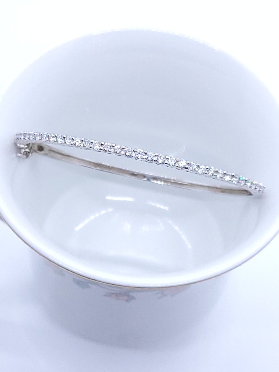 MbSetting's tweet photo. #GoodMorning #Diamonds instead of #Coffee is sure to wake you up and get you going. #🙂 #MBSetting #Jewelry https://t.co/A1KAJA00Bx