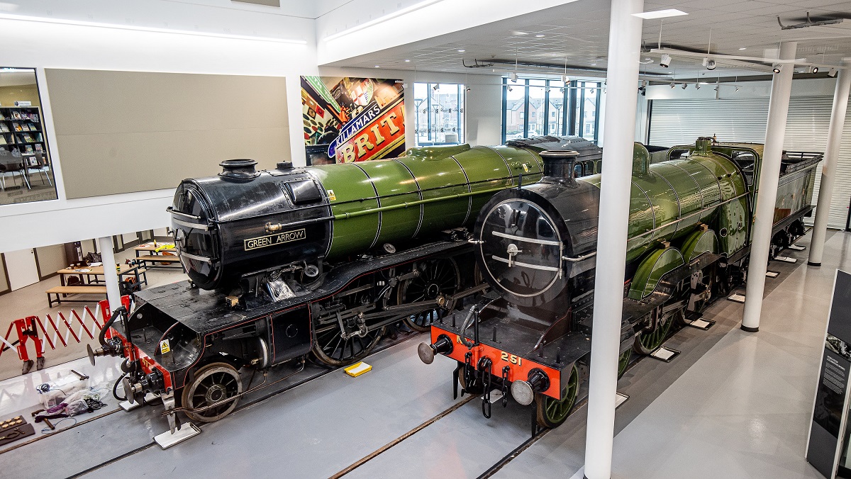 MrTimDunn's tweet photo. I'm a fan of museums loaning out and moving collection objects to be displayed &amp; interpreted in relevant places, so @railwaymuseum sending Green Arrow &amp; 251 to Doncaster's new museum (they were built in the town) feels pretty decent https://t.co/9eiLds5ORf https://t.co/otLYcGhX4i