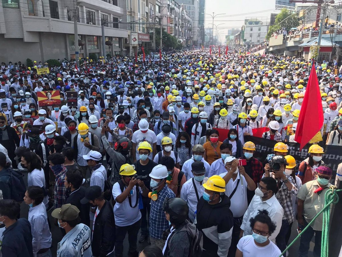 A massive turnout for today's 22222 anti-coup protests in Myanmar (the "five twos" of 22/02/2021): frontiermyanmar.net/en/myanmar-pro…