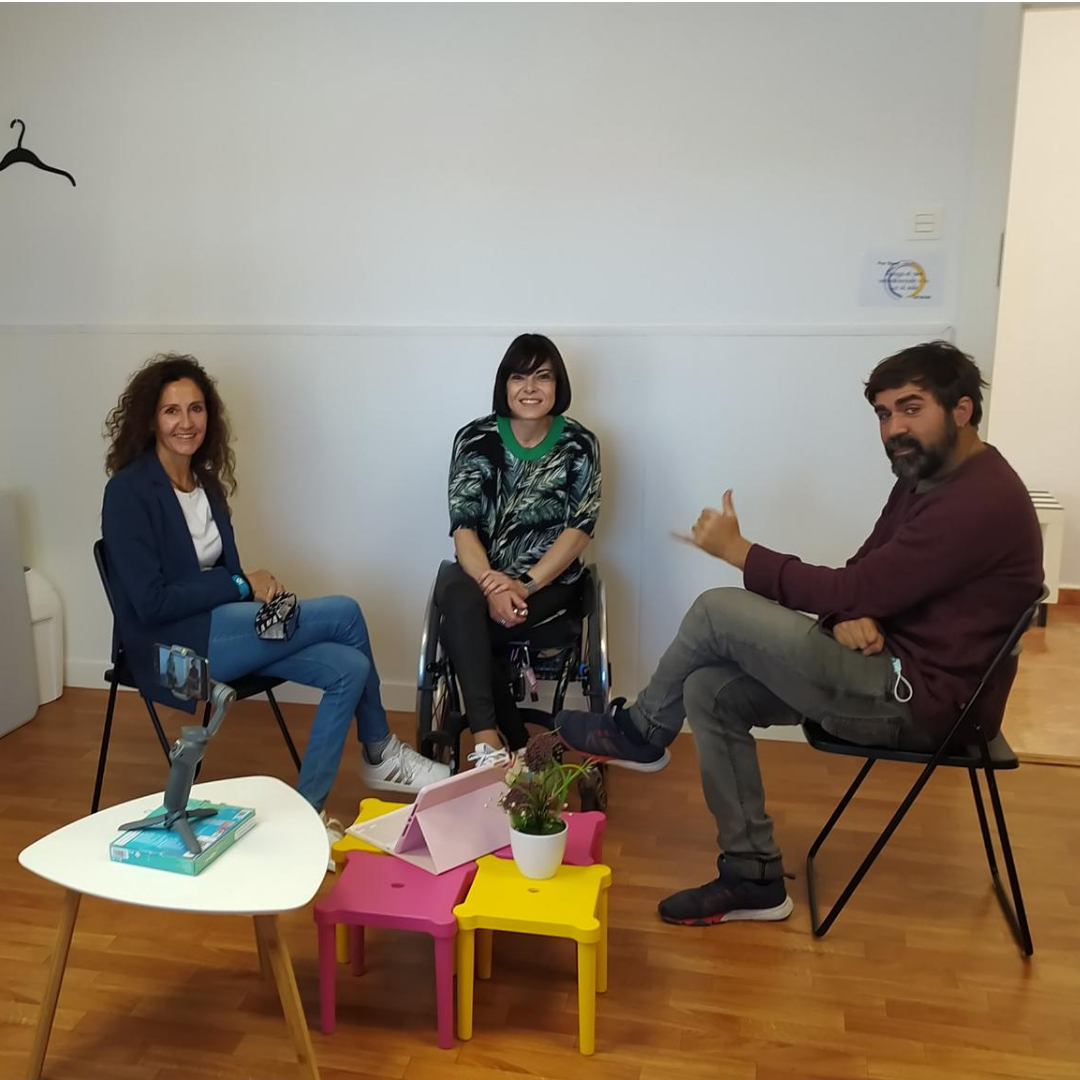 ElCirculoCF's tweet image. Hoy, transformamos nuestra sala Cobaby en un estudio de grabación para @disavis.  Una sala familiar para tener el mejor ambiente de tus proyectos, con los recursos que necesites. 
Gracias por volver a confiar en nosotros. 
#estudioGrabacion #malaga #salaporhoras #coworking