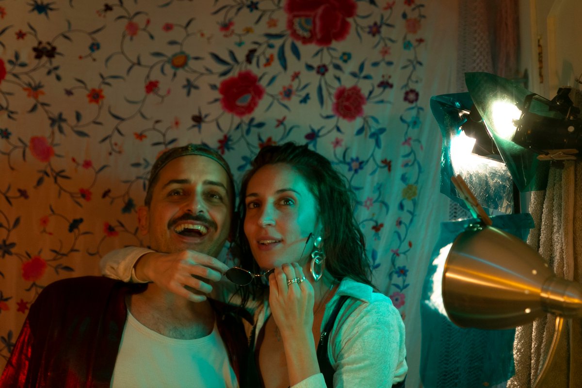 La “Versopsicodelia” llega a Fundación Cañada Blanch. 

<a href="/LOSVERSONAUTAS/">VERSONAUTAS</a> actuarán mañana, en directo, a través de nuestro canal de YouTube. ¡Te esperamos! #CiclodeMúsicaEnDirecto #culturasegura #poesía #música #performance

fundacioncanadablanch.org/actividades/cu…