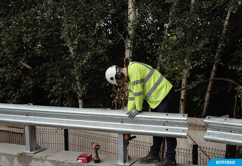 Our Projects Team provide barrier solutions that give the correct optimum level of protection, whilst catering for the unique site requirements of each individual client project. Check out this short video from Garry Archer, who oversees our Protek brand https://t.co/ySsU70LXnb https://t.co/rZpP42PWuY