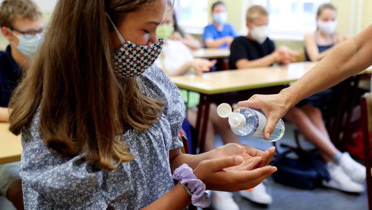 ‘New variant more infectious among children’ – immunology professor says schools only safe when community is buff.ly/3dIYtf4