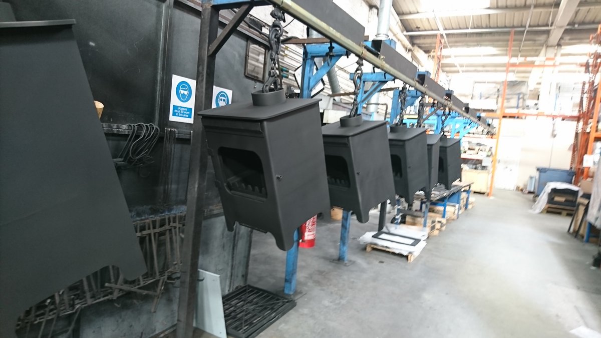 burleyfires's tweet photo. It's another #MakerMonday &amp; we're busy #manufacturing our wood-burning stoves. Our stoves are made with pride in #Rutland. Better than EcoDesign 2022 or any other mark as they are A+ energy rated EcoElite. Keep warmer for less this winter. Please don't forget to #shoplocal #ukmfg https://t.co/XmOtcPX7nW