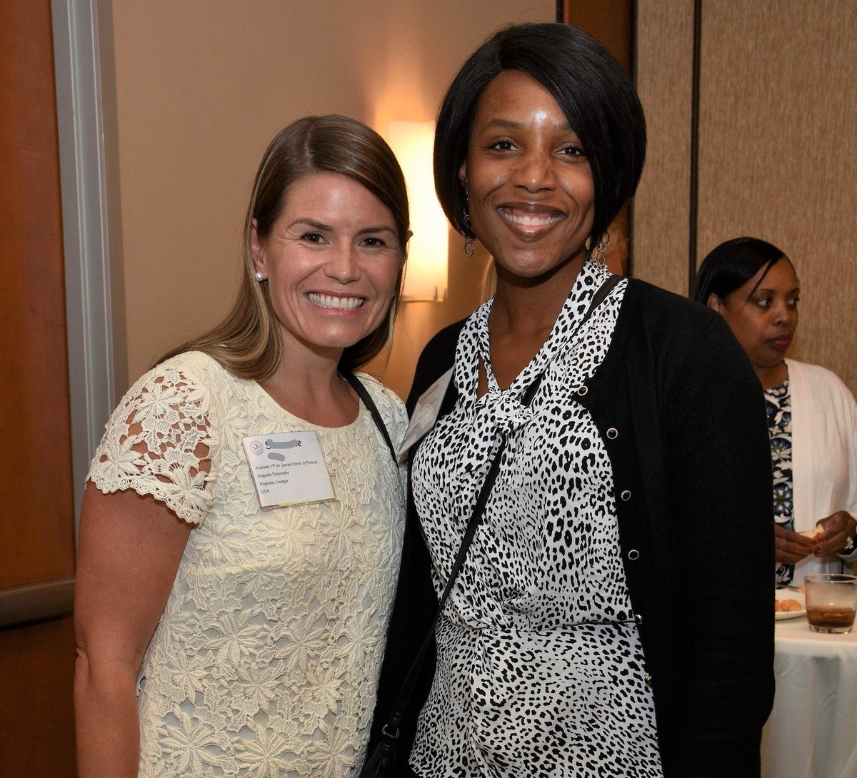 PDIPOA's tweet image. #Protocol101 “Protocol is the written and unwritten courtesies that make or break a relationship personally and professionally. One of the most important things a person will do in life is formulate relationships.&quot; 📸:@GradImages