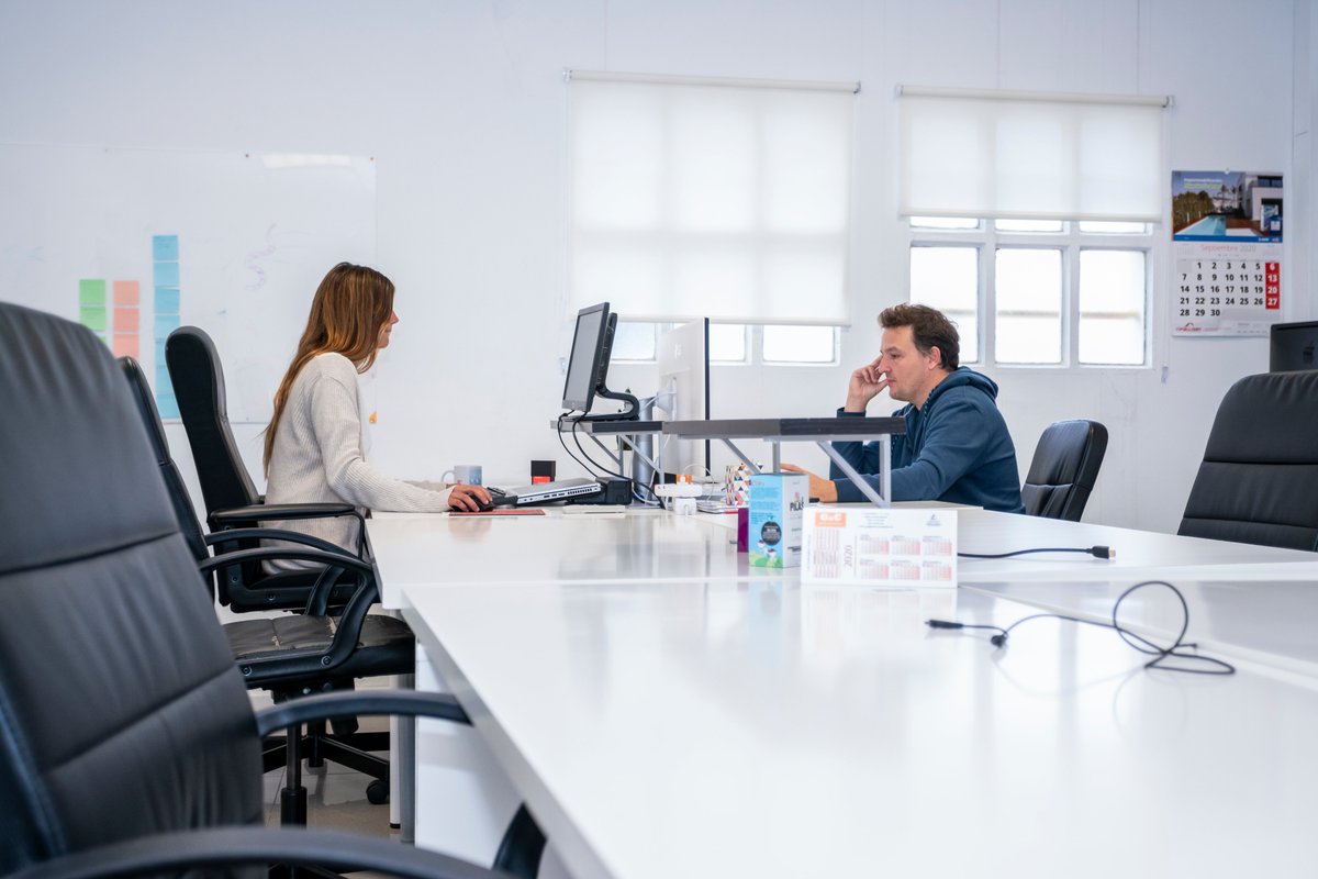 innovem's tweet photo. Coworking 1️⃣
Alain 👨🏻‍💻 i Maria 👩🏼‍💻:
En constant pensament 🧠. 
Sempre connectats 🤜🏻🤛🏻.
Innovant 🤯.

Tenim ✌🏻 espais disponibles. T'interessa? Segur que sí ⤵️.

682 61 73 64 📲
innovemmenorca@gmail.com 📧
https://t.co/ZT90aZzaOZ 🖥️ https://t.co/Fqkw4z13pD