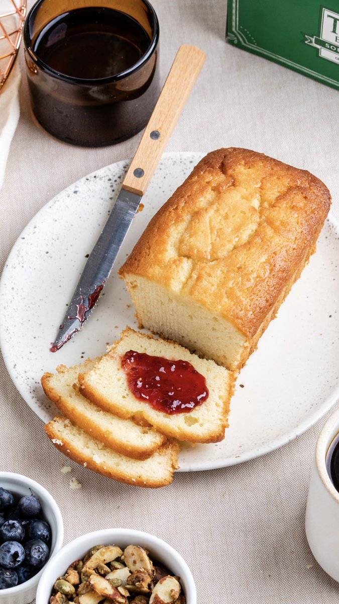 Fluffy, dense and buttery Tea Loaves 😍 Why wait to treat yourself? 💆🏽 

tatesbakeshop.com/tea-loaves.html