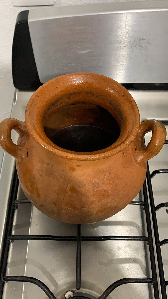 marc_anthony_mx's tweet photo. Feliz inicio de Semana. @alejandraoraa,@JMontoyaCNN, @EliperezCNN Ya esta listo!! sus tazas a a mano ☕️☕️☕️Cafe de Olla con canela y piloncillo. 💐💐💐👊🏼🇲🇽 @cafecnn https://t.co/UT7OWnFCeD