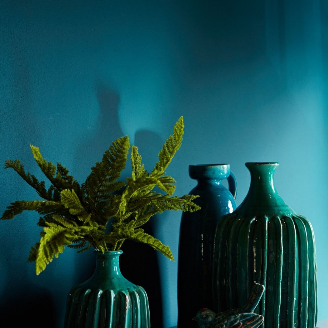 A rich and vibrant blue - Bowery Blue by Abigail Ahern

Available now at designerpaint

designerpaint.com/products/abiga…