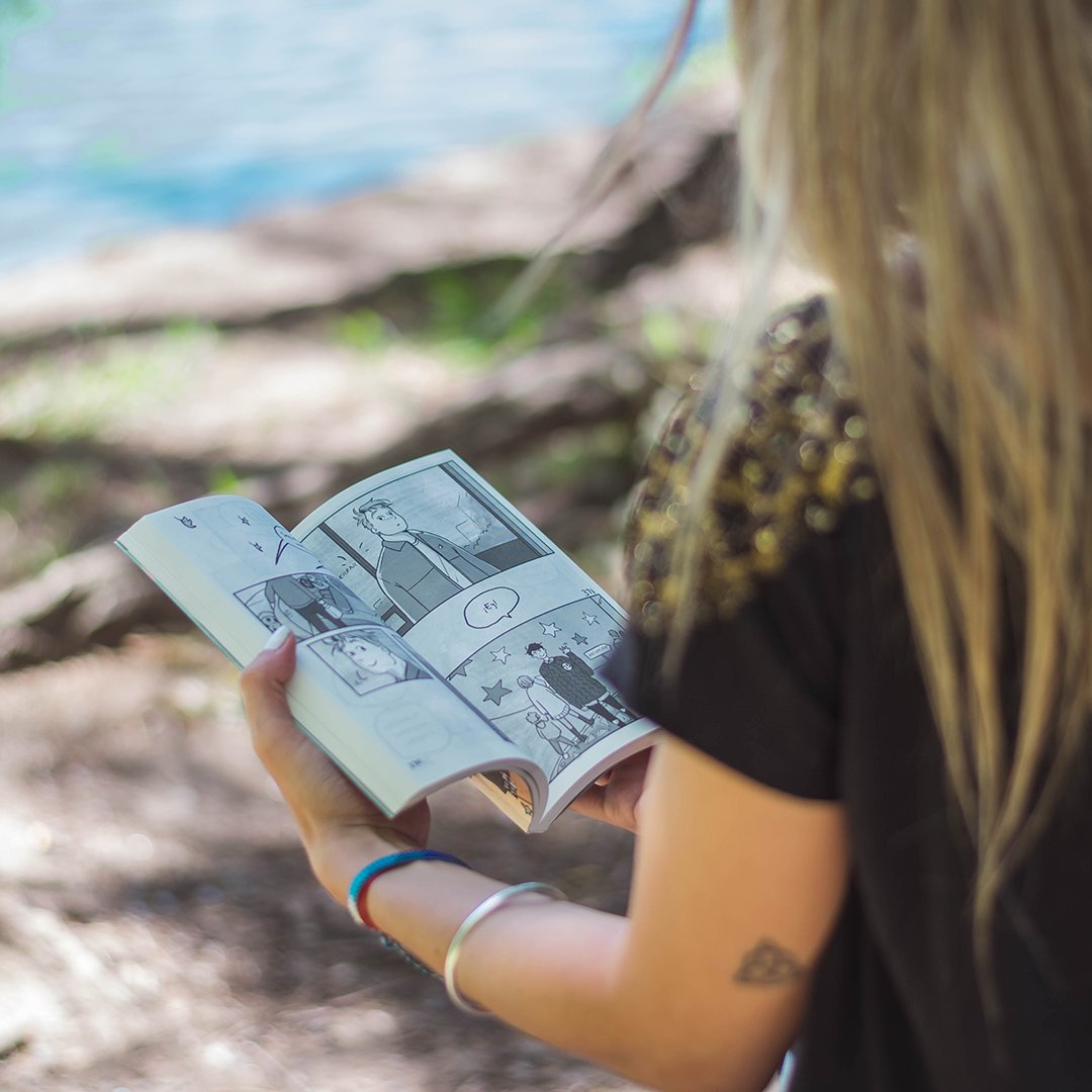 vreditorasya's tweet image. #Heartstopper SIN DUDAS es ¡la novela gráfica que conquistó al mundo!
¿Ya tienen los dos tomos? Disponible en las librerías más importantes de tu ciudad 📚⚡️  #VRYA #SomosLectores #Febrero #2021 #Leer #Lectura #Libros