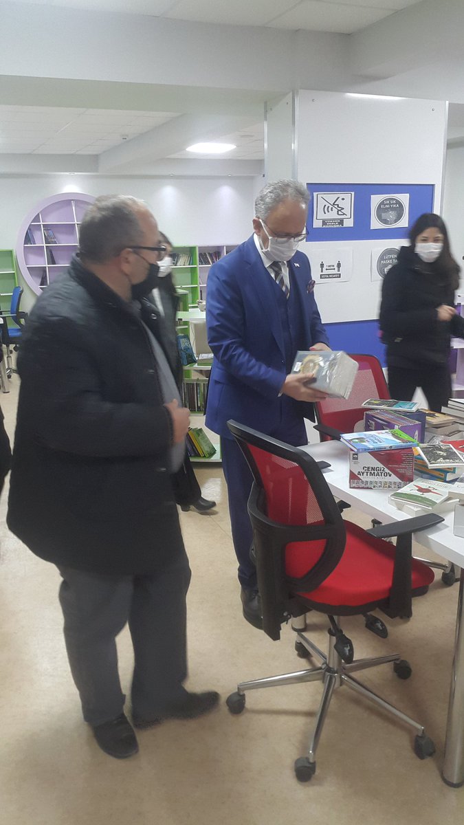 Turizm İl Müdürümüz Turhan Veli AKYOL, okulumuza geldiler hoş geldiler.