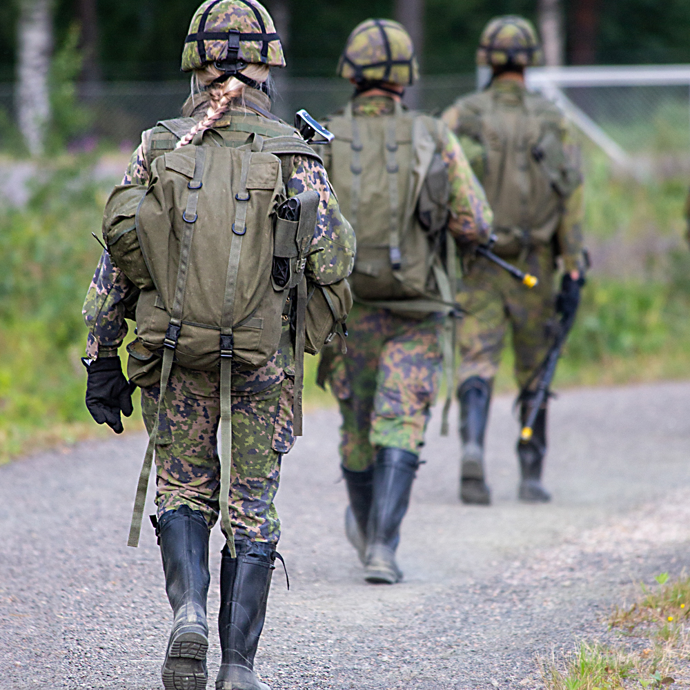 Mahdollisuus hakea #UTJR #erikoisjoukkoreservi'in kiinnosti  vapaaehtoisen asepalveluksen suorittaneita naisia yli odotusten. Hakemuksia tuli määräaikaan mennessä kaikkiaan 298. Rekrytointia tehtäviin jatketaan myös tulevina vuosina #erikoisjoukot #reserviläiset #maavoimat