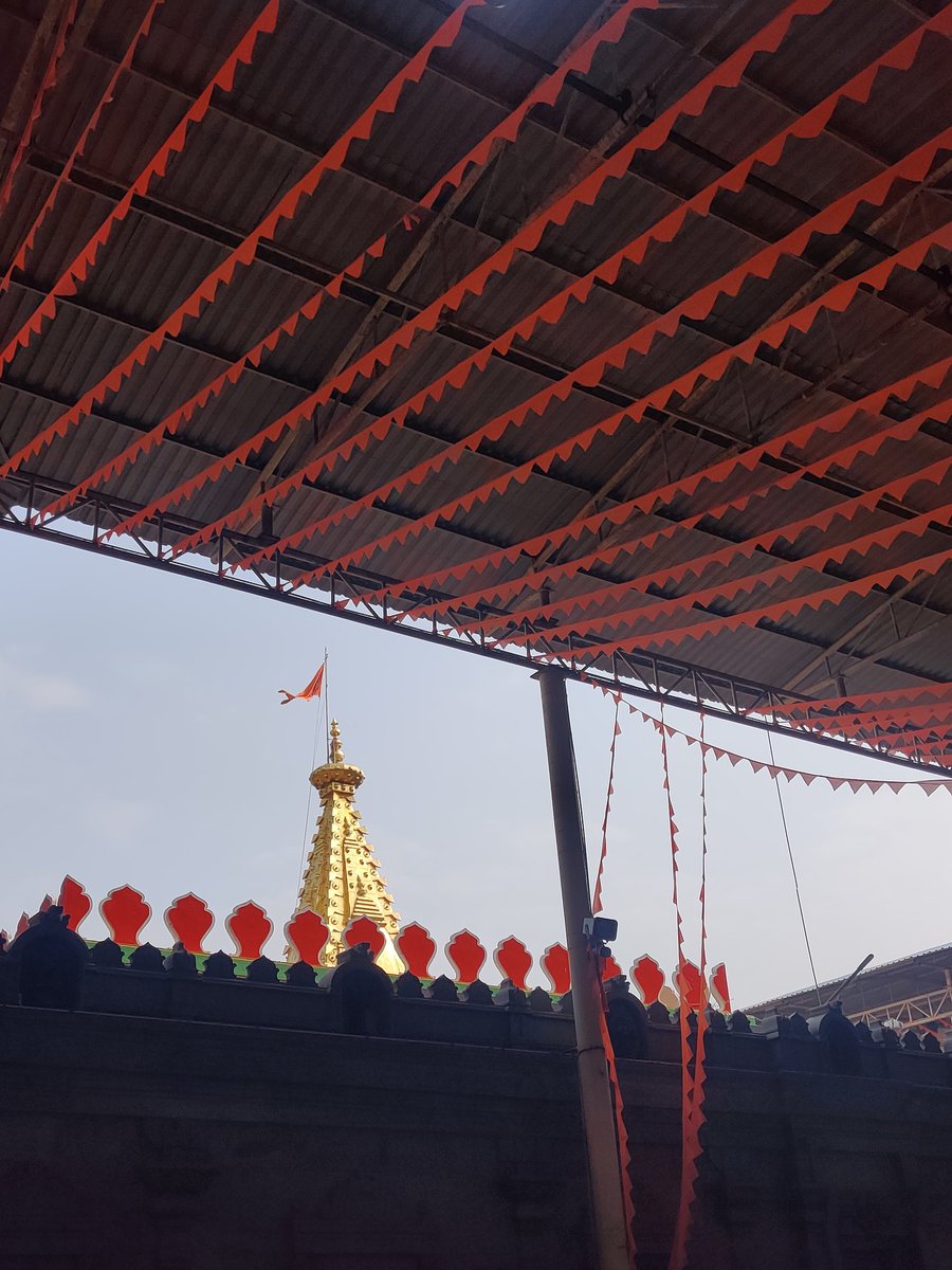 KarthikJannu's tweet photo. #Mantralaya 🙏 Feeling blessed 🙏
@Jaggesh2 @Anand1vm #raghavendraswamy #JaiSriRam #mantralayam #srsmatha #gururaghavendra #hindutemple #raichur #rathasaptami https://t.co/1DtdhnV9nm