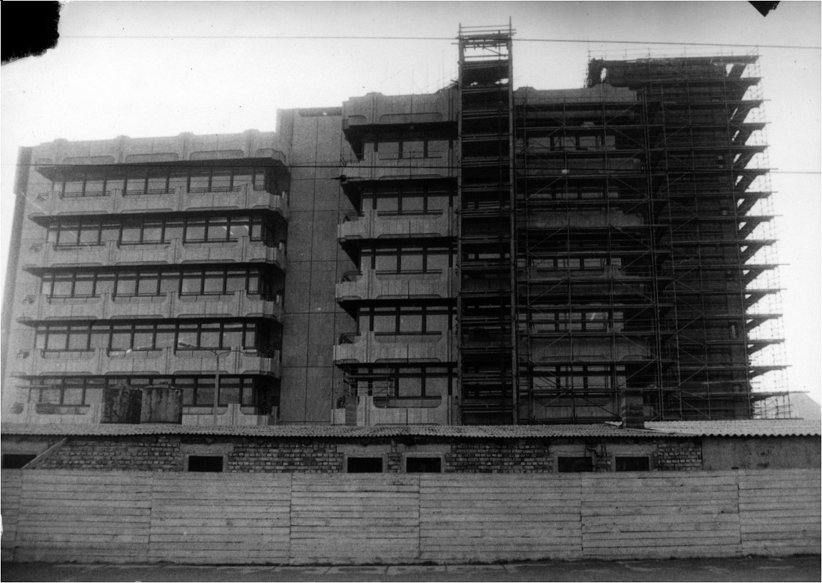 #Dresden Bau des Fermeldeamt, Postplatz
1981