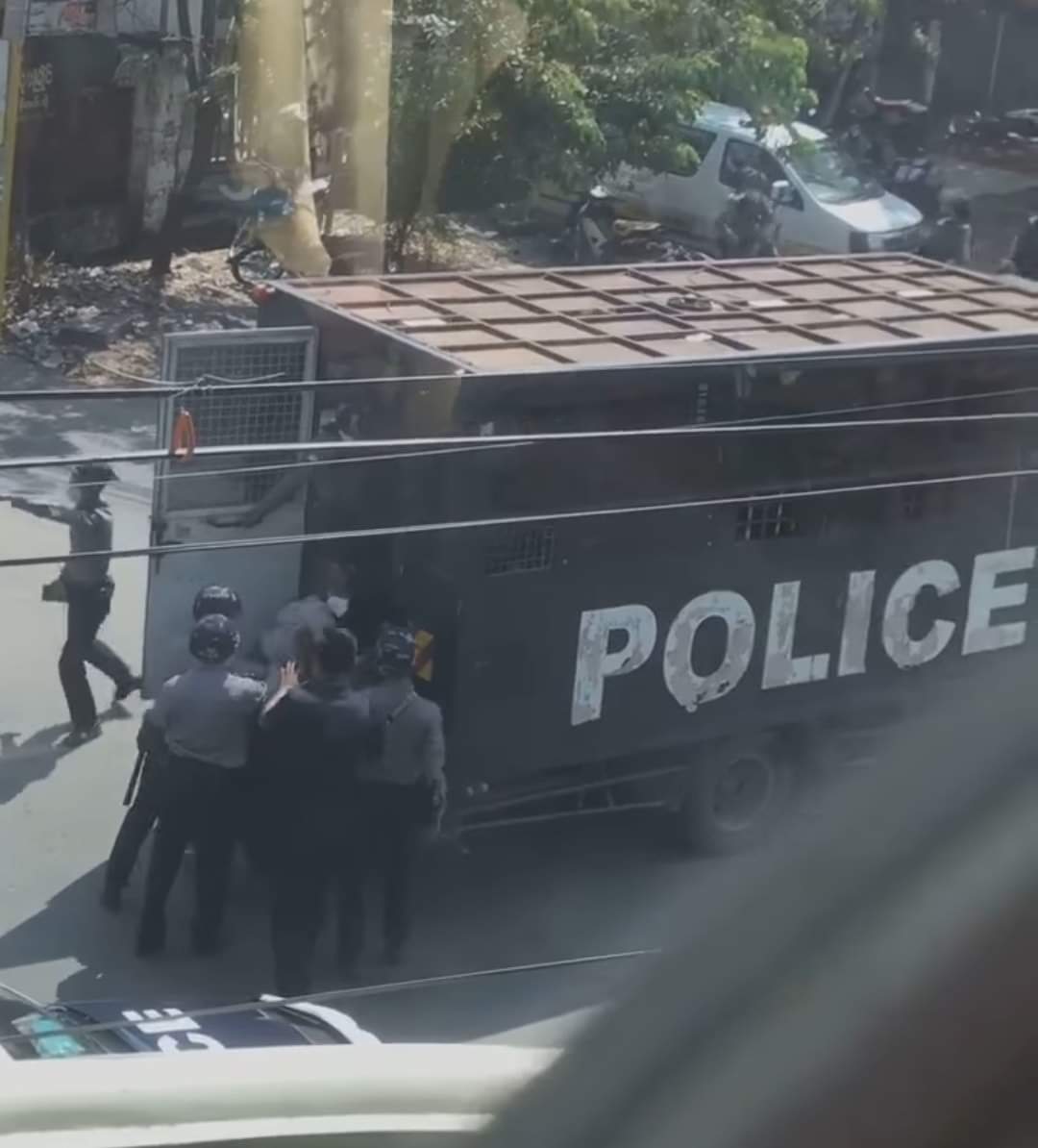 grammephyo's tweet photo. More than 150 civilians were arrested in Pyinmana #Myanmar while they were staging a peaceful protest to support 22222 General Strike which took place across the country today. Among those arrested are students, teachers and engineers. 

#WhatIsHappeningInMyanmar
#Feb22Coup https://t.co/AZnj9tNLf4