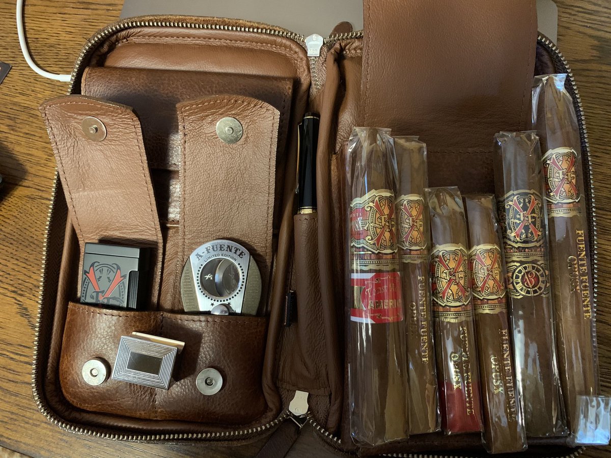 A little pre-packing for a Fuente Friday road trip!! My favorite part of the trip 😋