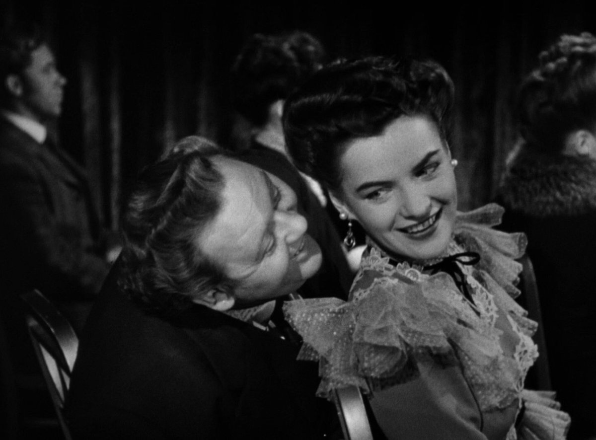 oscarmoviebuff's tweet photo. THE SUSPECT

Dir: Robert Siodmak
Year: 1944
🇺🇸 

#TheSuspect #RobertSiodmak #CharlesLaughton #EllaRaines #DeanHarens #StanleyRidges https://t.co/Y5cC4MlUpL