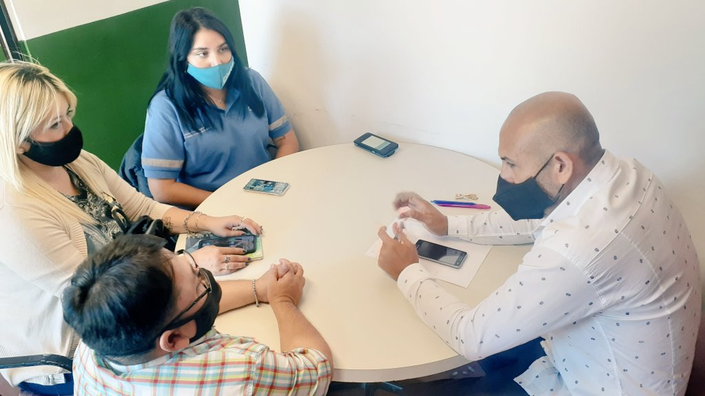 33JoseBehotats's tweet photo. #MUNICIPALIDAD #DE #TRELEW 
#GESTION #MADERNA 
En la mañana de hoy nos reunimos con @Leivajorgeluis delegado regional en chubut de la CNRT , me acompañó @marceyneila  para llevar en conjunto trabajos para la mejor atención en temas de pasajes con Certificado de Discapacidad!! https://t.co/bNbSe93IWE