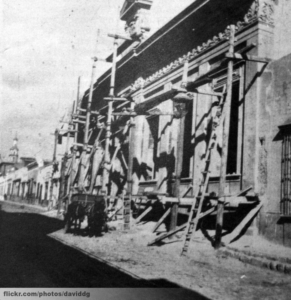 LeonAntiguo's tweet photo. La Escuela Modelo durante su construcción en 1895, a cargo de Louis Long. https://t.co/XiTvISD5I5
