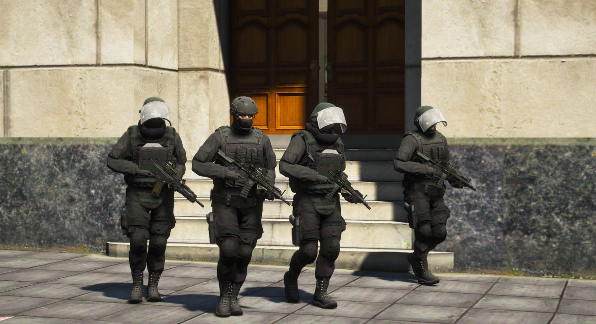 Déclenchement du RAID 13 pour un braquage à main armée à la Banque Centrale de Marseille, 3 individus interpellés et une dizaine d'otage libérer. On apprendra quelques jours plus tard par la Police Judiciaire que les individus était déjà connu pour braquage
<a href="/StudiosDCPJ/">STUDIOS DCPJ 🇫🇷🇪🇺</a> <a href="/FO_SDCPJ/">Forces de l'Ordre SDCPJ</a>