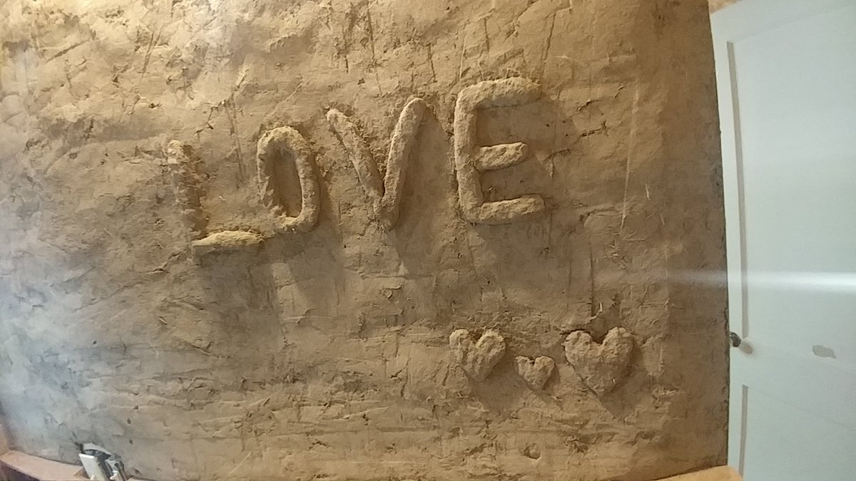 RealPhilipLee's tweet photo. You know...what if?
What if this is it?
What if all signs, paths, journeys, light...ALL lead back to here?
What if MORE is here?
What if we're HERE NOW?
🙏
#CobBuilding #PalletHouse #LOVE #PEACE #SHINE #FOREVER https://t.co/VQ14wJCYkg