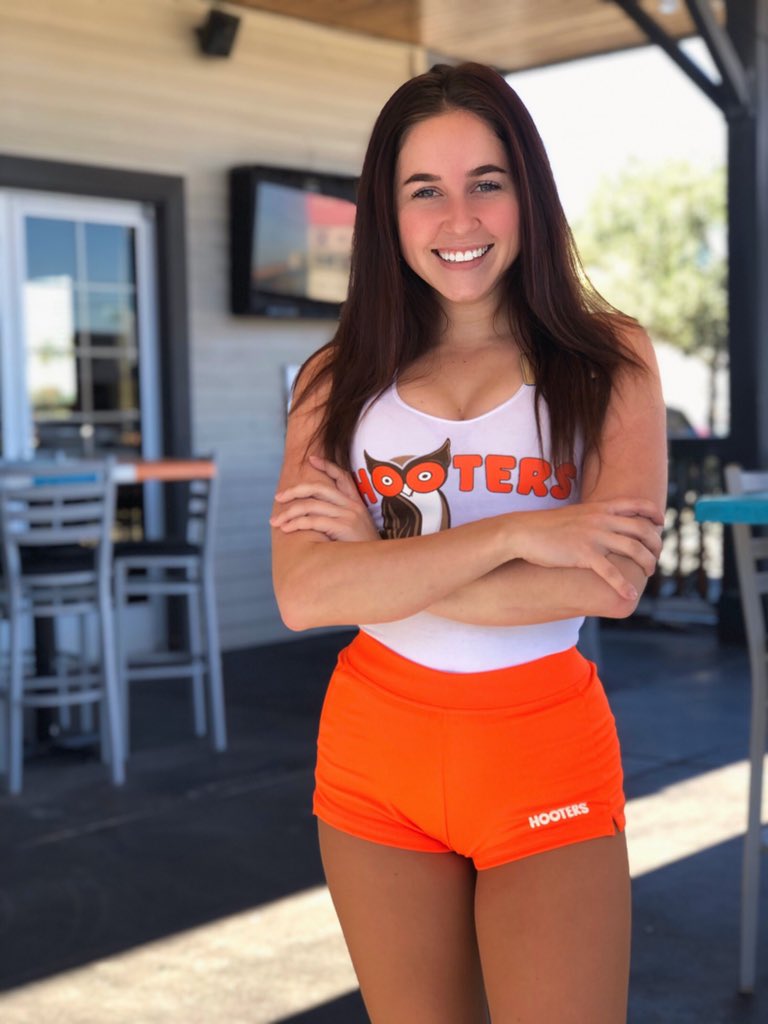 Your fav HootersGirl back in the shorts today 🦉🧡