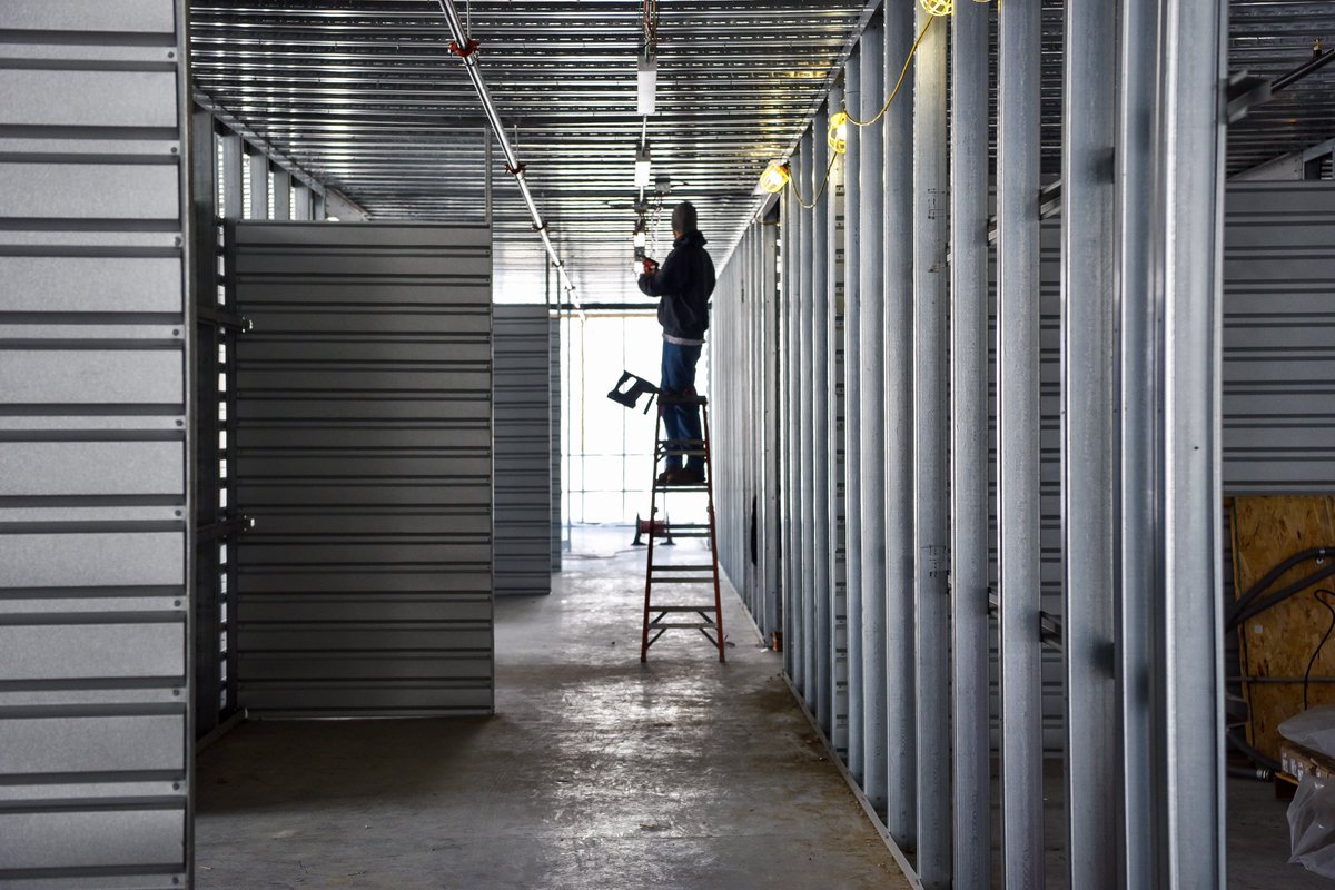 SupremeStruct's tweet photo. Discovery Storage is a 3 story, climate controlled storage facility with 658 available units. 
We are working on wrapping up the electrical and fire protection on the 2nd floor and just started framing the 3rd floor. https://t.co/6e2ymgaaOe