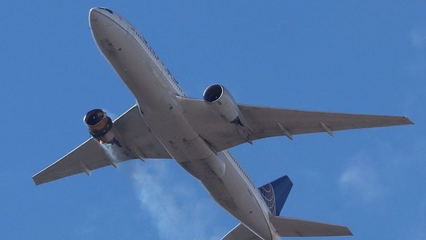 DreamAircrafts's tweet photo. United Airlines #Boeing777  experienced a serious failure of engine....

#UnitedAirlines #Boeing #SCOTUS #TheGreatGatsby #onemoretime https://t.co/nMlm7Au3DO