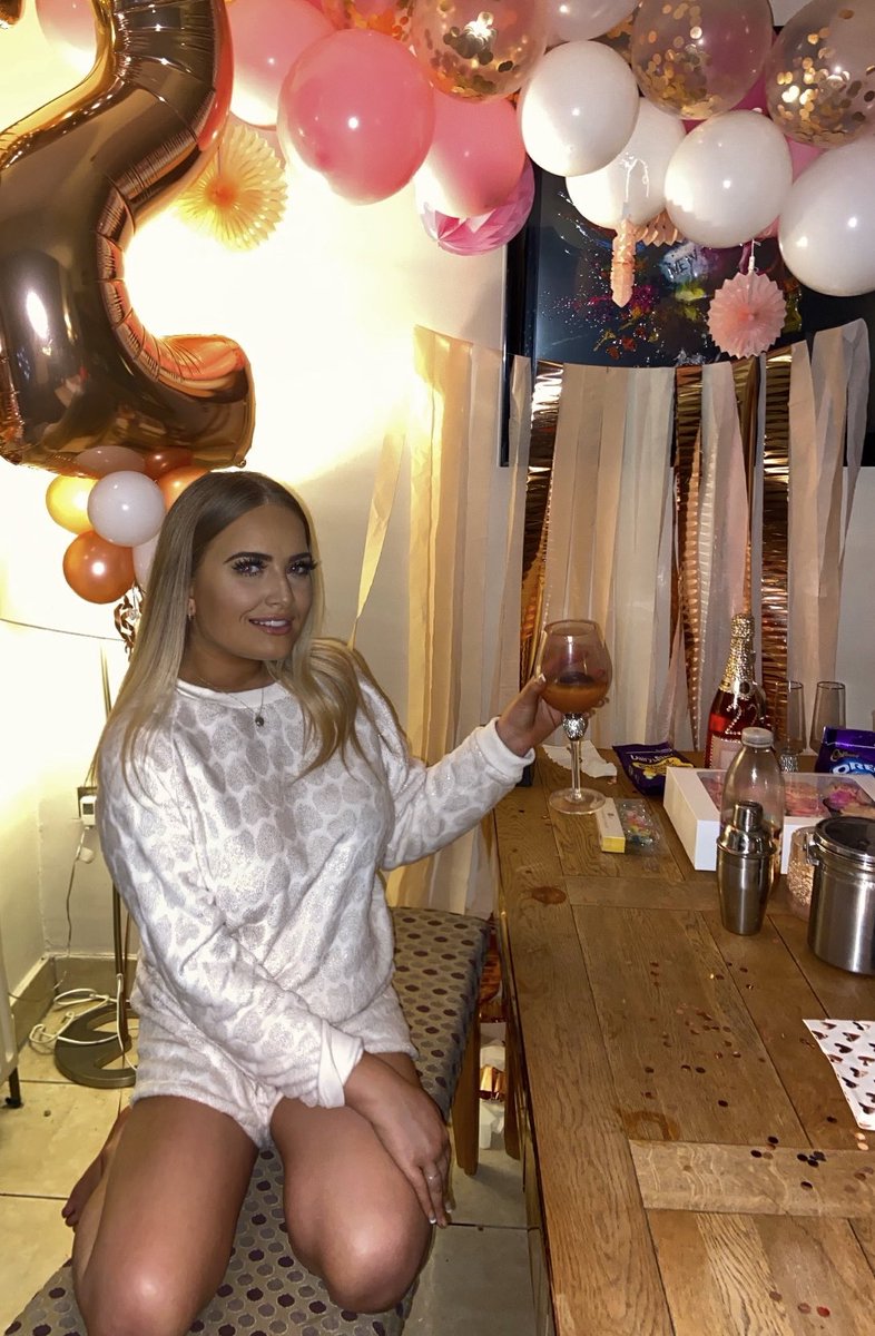 rhimurphyx's tweet photo. Happiest with a pornstar💗 https://t.co/ML68tmNNUX