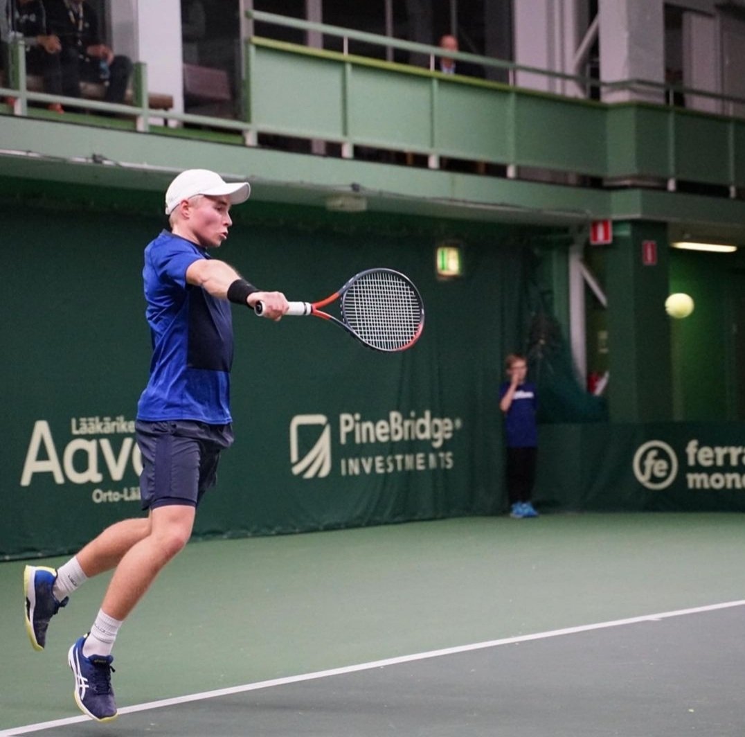 ParsaBombs's tweet photo. Roni Hietaranta (UTR 12.61) of Finland has signed with @huskermtennis and will join Nebraska in the fall of 2021. The 19-year-old has an ITF juniors career-high ranking of #176, winning four singles and four doubles titles. https://t.co/z5AqfD0HWa