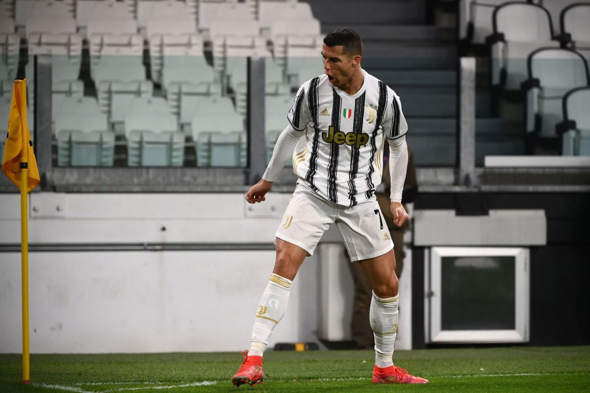 almuther22's tweet photo. 2 goals of the same beauty and the same miracles #cristiano 👋🏻❤️. https://t.co/R5wxdtHnsB