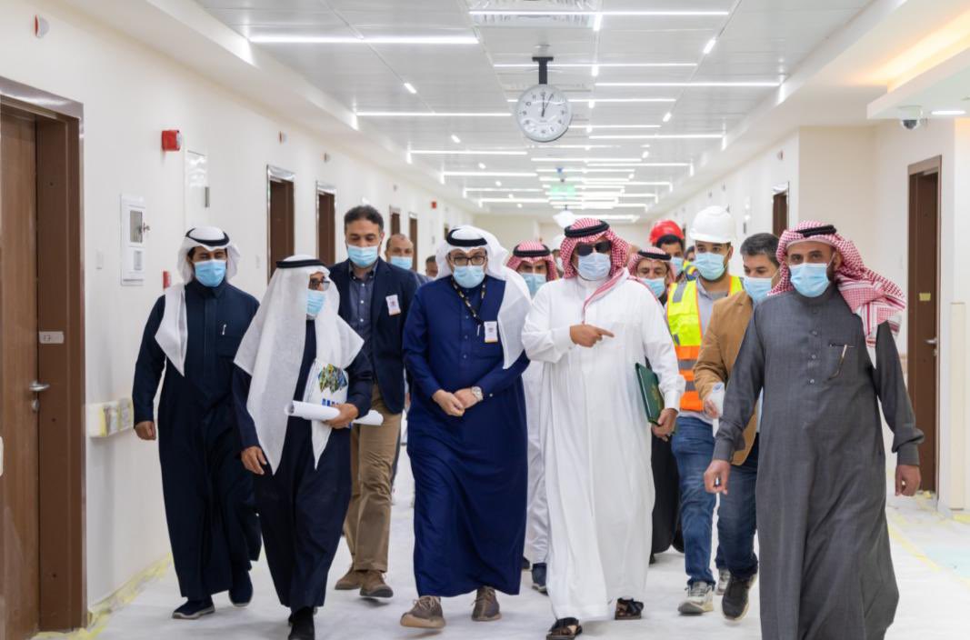 emartasir's tweet photo. ضمن التوجه الاستراتيجي لمنطقة #عسير،  ولتحسين جودة الخدمات الصحية وتحفيز القطاع الخاص:

رئيس هيئة تطوير منطقة عسير يتفقد مشروع المقر الجديد لمستشفى #أبها الخاص، بحضور رئيس مجلس الإدارة وفرق العمل لتذليل كل العوائق والتأكد من الجودة في التنفيذ. https://t.co/5tmxRfySBN