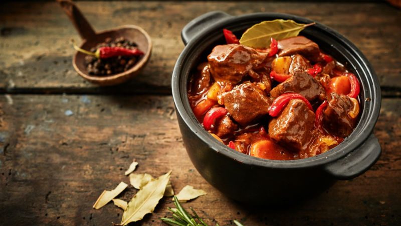 argirogr's tweet image. Αλήθεια, πόσα μυστικά ξέρεις για τρυφερό κρέας στην κατσαρόλα; Τα συγκέντρωσα όλα εδώ 👉cutt.ly/5lh6Pls. Γιατί το κρύο και η καραντίνα θέλουν πεντανόστιμα μαγειρέματα! 

#argirogr #argirobarbarigou #meatcooking #argirorules