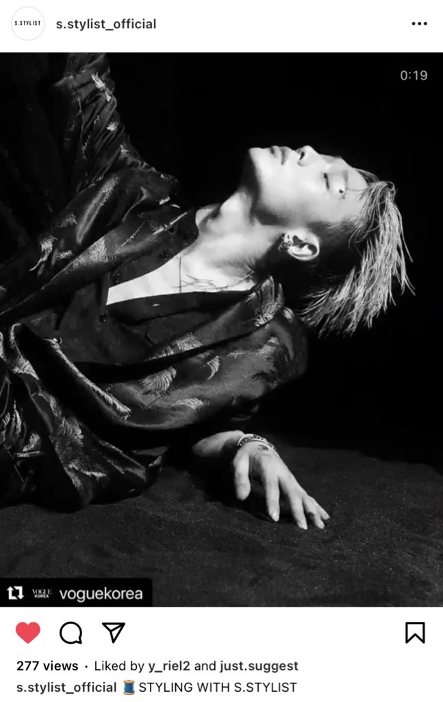 jzzzindaeyo's tweet photo. iKON’s stylist for WHY WHY WHY is the same as Bobby’s stylist for VOGUE, LUCKY MAN and FOLIO

@bobbyranika #BOBBY #바비 #バビ  
@YG_iKONIC #iKON #아이콘 https://t.co/E3tvcWXLCU