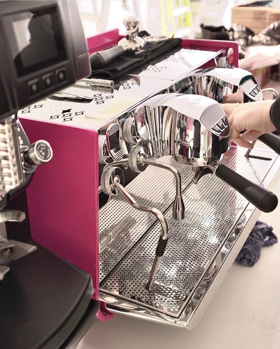With a name like 📸 <a href="/Flavourtownbake/">Flavourtown Bakery</a>, it had to be an all singing and dancing custom punk #eagleone 😍

#VictoriaArduino