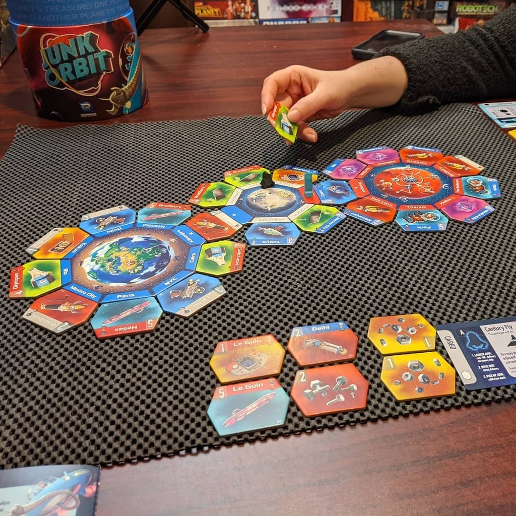 TabletopBellhop's tweet photo. Learning to play Junk Orbit.
Some very cool movement rules in this rather pure pick up and deliver game.
#JunkOrbit #Gamenight #PickUpAndDeliver https://t.co/BnGCnQU4js https://t.co/gwg9deQDUm