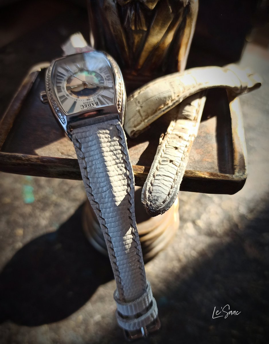 le_saac's tweet photo. Elegant, unique watch strap made of nutria leather. Stylish look!🕶
#crafts #leather #handwork #handworkdesign #handmade #unique #handmadecrafts #design @le_saac #style #accessories #womanstyle #watchstrap #fashionable #elegant #elegantstyle #watch #watchband #leatherstrap https://t.co/eT25z7vJBN