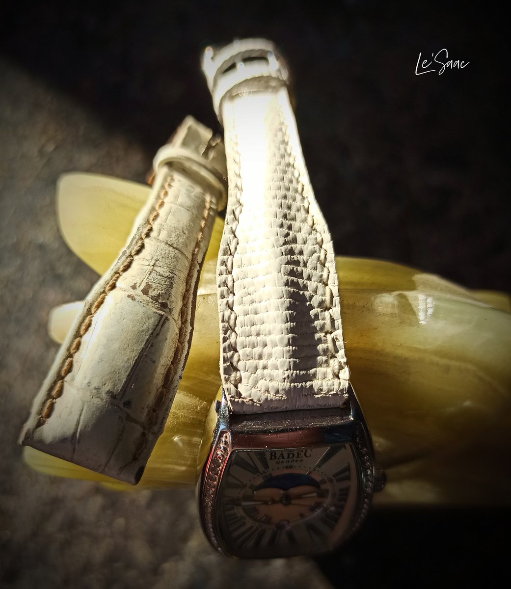 le_saac's tweet photo. Elegant, unique watch strap made of nutria leather. Stylish look!🕶
#crafts #leather #handwork #handworkdesign #handmade #unique #handmadecrafts #design @le_saac #style #accessories #womanstyle #watchstrap #fashionable #elegant #elegantstyle #watch #watchband #leatherstrap https://t.co/eT25z7vJBN