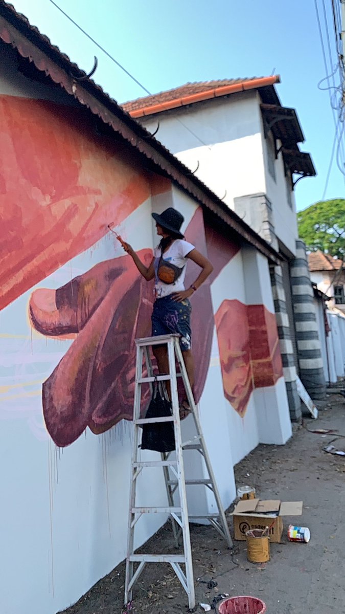 NSMlive's tweet photo. Alleppey is in for exciting times. The picturesque town is readied for Lokame Tharavadu, an art exhibition conducted by @KochiBiennale, with more than 260 Kerala artists from India and abroad. Here marvellous artist #AnpuVarkey painting a giant graffiti. World is her canvas! https://t.co/meflqXLXYX