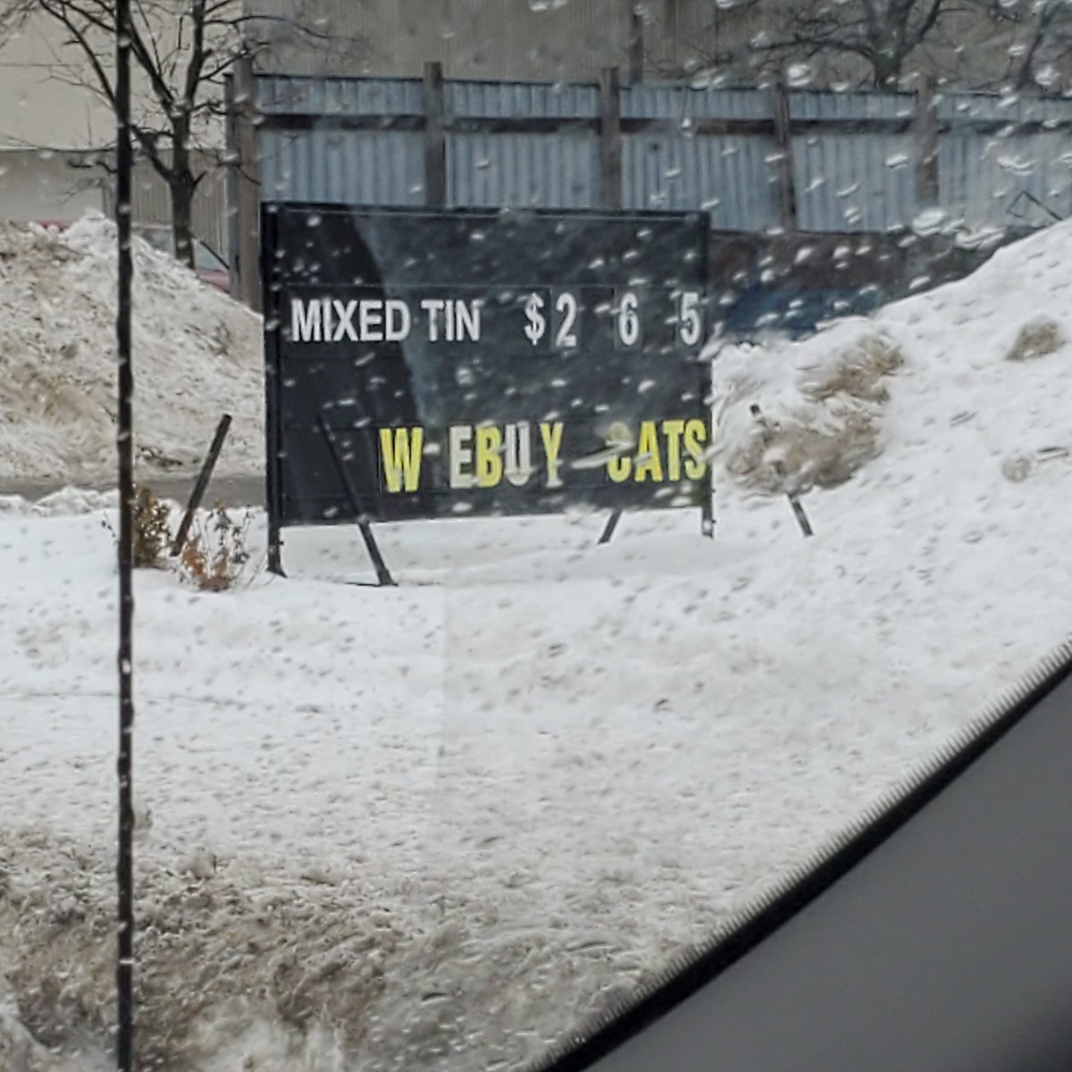 Great deal on a tin of cats! Not sure how many you get in a tin though.