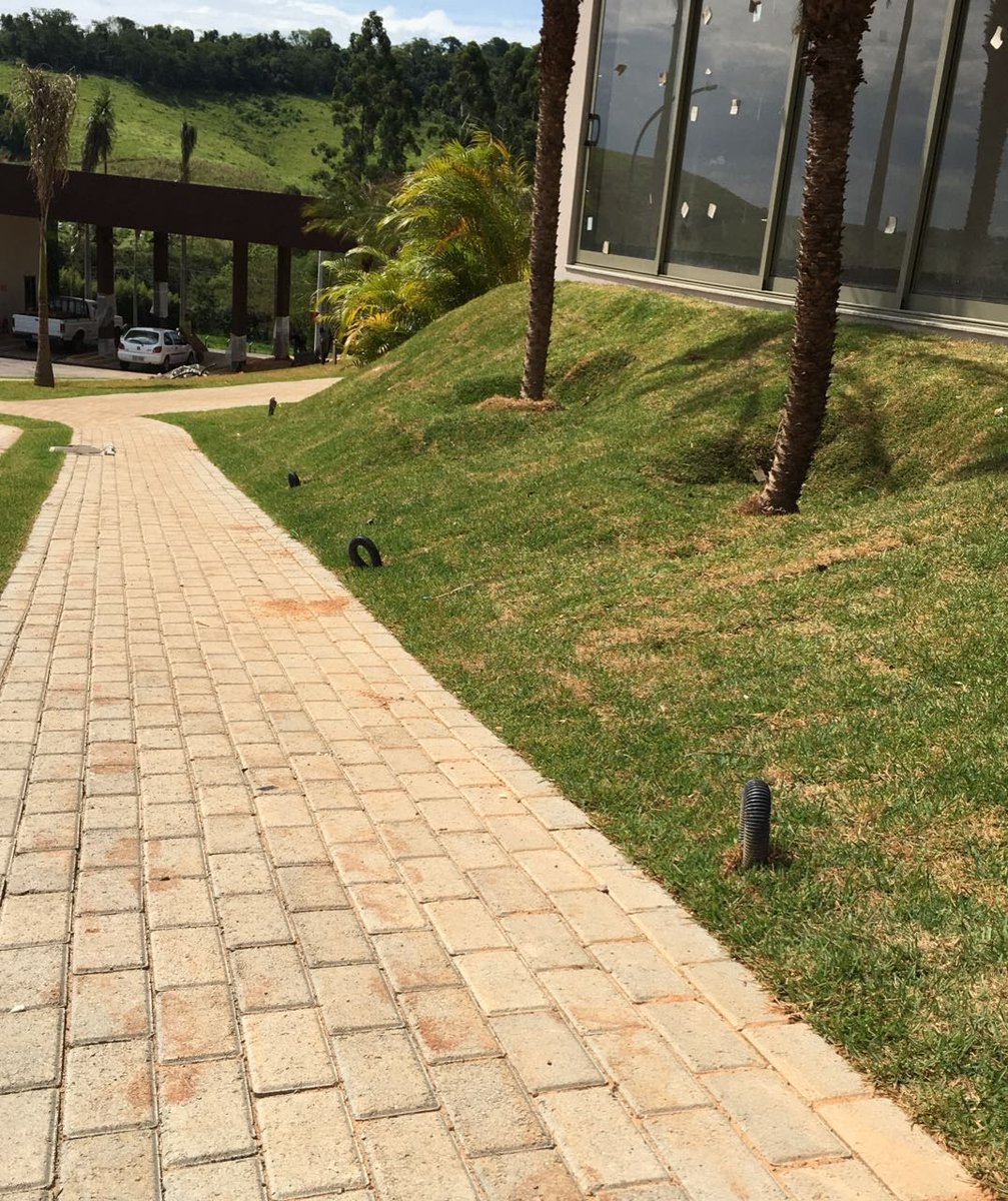 Abrecon_brasil's tweet photo. Artefatos e assentamento com agregado reciclado. Mais economia e sustentabilidade.
#VamosJuntos
#Abrecon é Brasil https://t.co/pVbBzmO54L