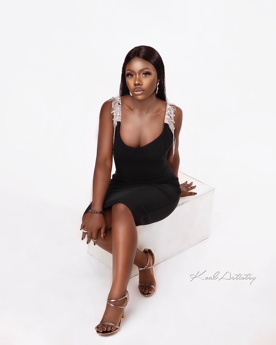w_tinyy's tweet photo. It’s my birthday 🎉🥳 . 
The big 25! 

Say a word of prayer for me if this crosses your TL https://t.co/jLNBeRm5TP
