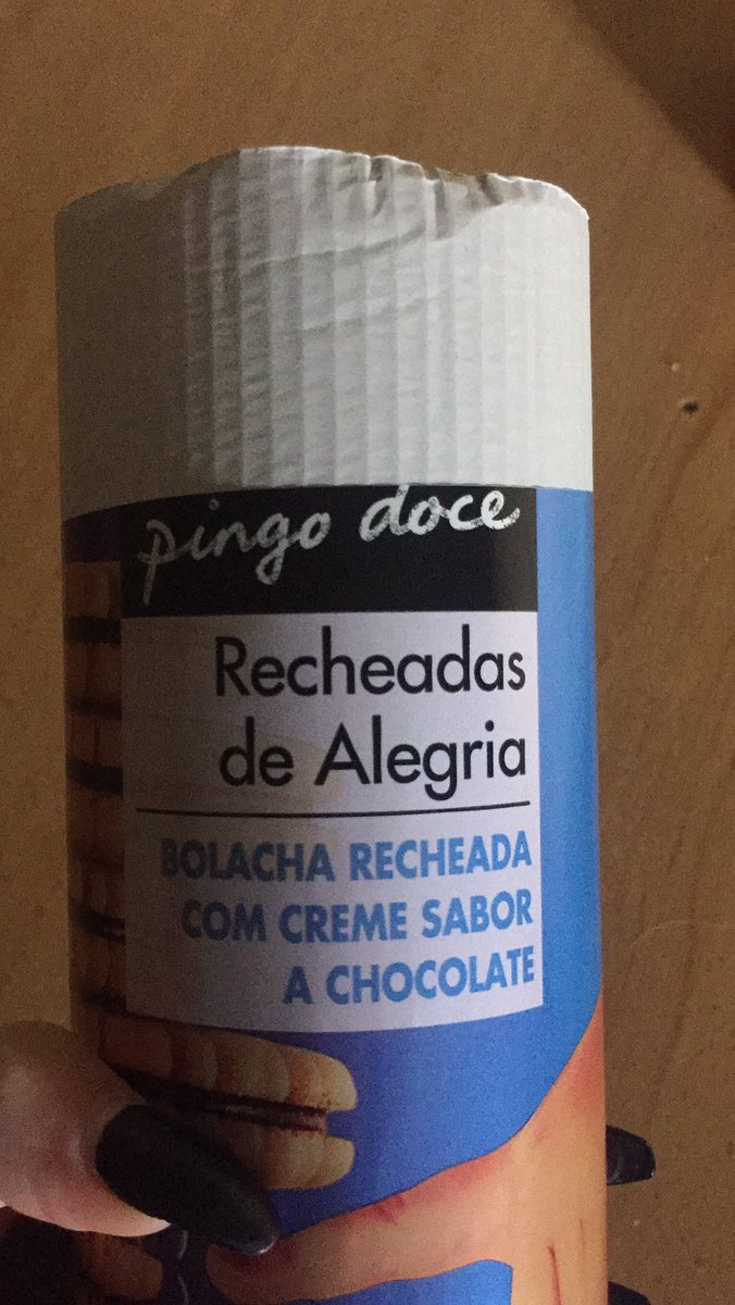 CUTEEBUTSAD's tweet image. mor as minhas mamas são como as bolachas do pingo doce