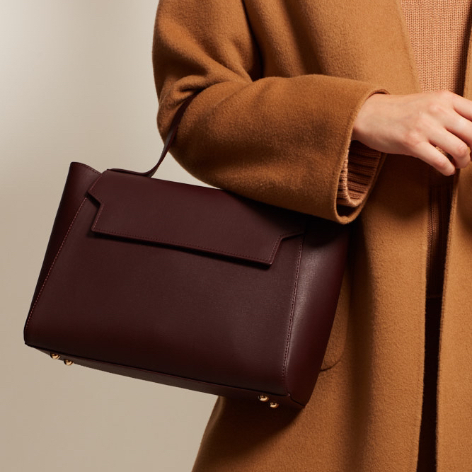 Arm candy, Cara in Burgundy.

 #auroralondon #carabag #tophandletote #carryall #newseason #cultbag #botd #classicchic #foreverbag #foreverfashion #buylessbuybetter #timelessfashion