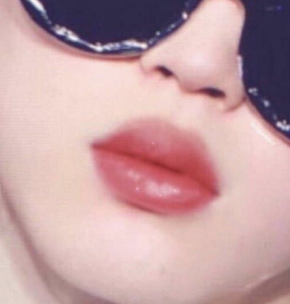sobokjimim's tweet photo. bratz lips                               jimin’s lips https://t.co/4IQ0ua8cRh