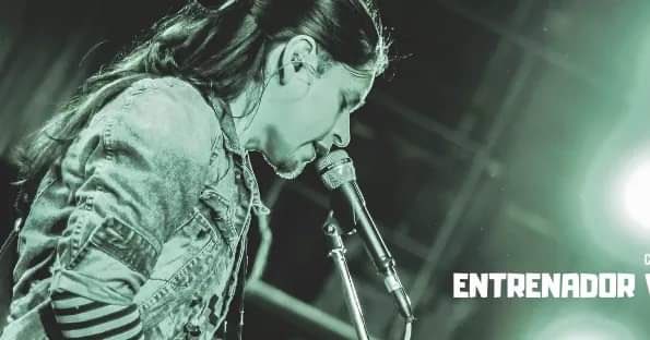 GRoses2021's tweet photo. El mejor representante del rock  #CesarVuelveARetar https://t.co/4jGHvQqgHe